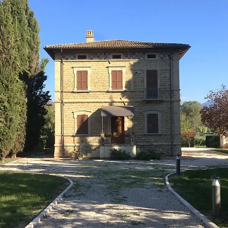 Дом отдыха Sprawling In Italy With Private Pool Ассизи