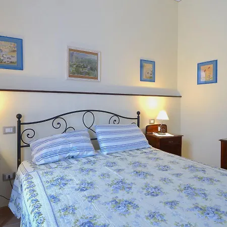 Дом отдыха Sprawling In Italy With Private Pool